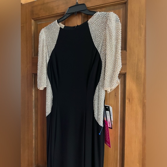 Evening Gown - Picture 2 of 6